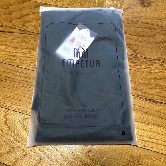 Empetua High Waisted Shaper Short Womens Size Medium Large Black NWT - Picture 2 of 4